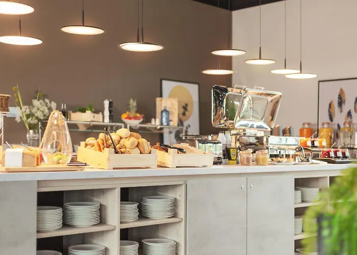 Апарт-отель Candlewood Augsburg By Ihg 3*